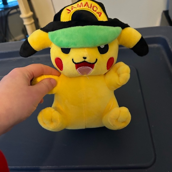 Pikachu Plush Jamaica Edition - Picture 4 of 4